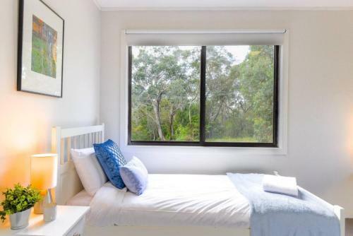 Nature Lovers Dream // Fireplace //access To Hikes