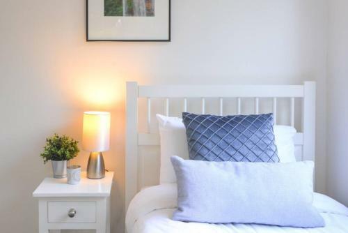 Nature Lovers Dream // Fireplace //access To Hikes