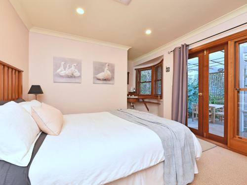 Wangi Waterfront Delight 4br Waterfront Reserve Home