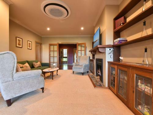 Wangi Waterfront Delight 4br Waterfront Reserve Home