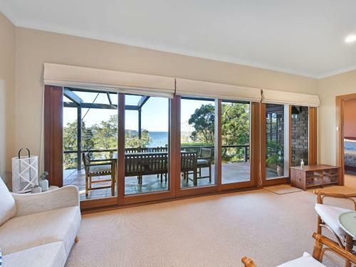Wangi Waterfront Delight Estate - Waterfront Reserve Home