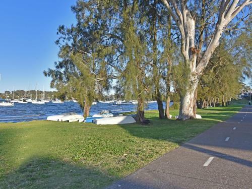 Wangi Waterfront Delight Estate - Waterfront Reserve Home