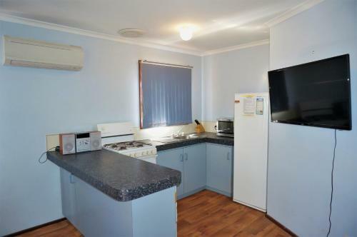 10 Tautog Street House And Unit - Separate Self-contained Unit