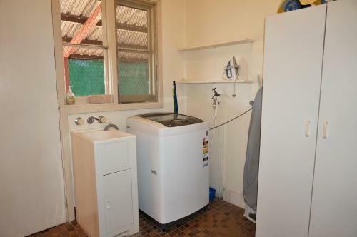 10 Tautog Street House And Unit - Separate Self-contained Unit