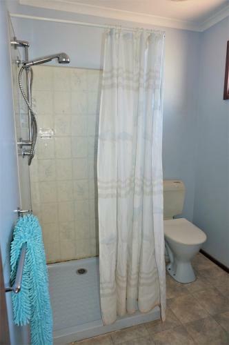 10 Tautog Street House And Unit - Separate Self-contained Unit