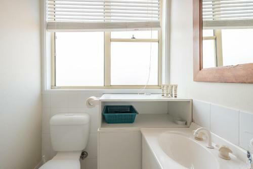 Beachside Apartment // 1 Minute To Towradgi Beach