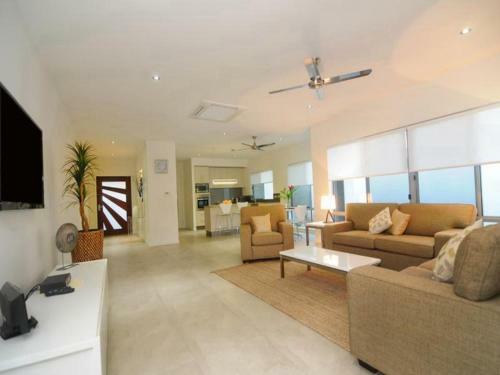 Beach Retreat - Palm Cove