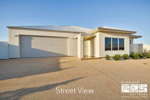 27 Kestrel Place - With Pool And Jetty