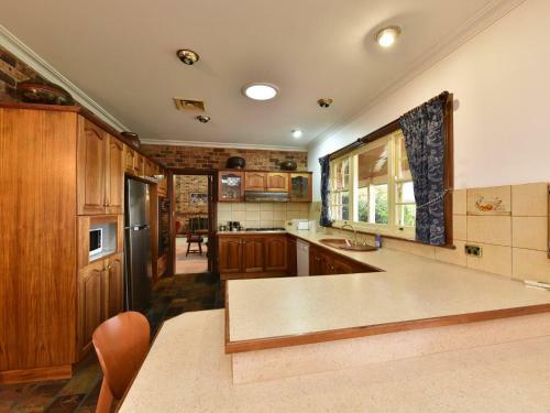 Wine Country Homestead 4-6br House