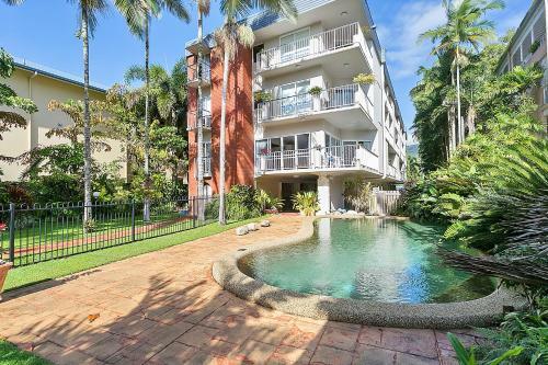 Sand Cay Apartments