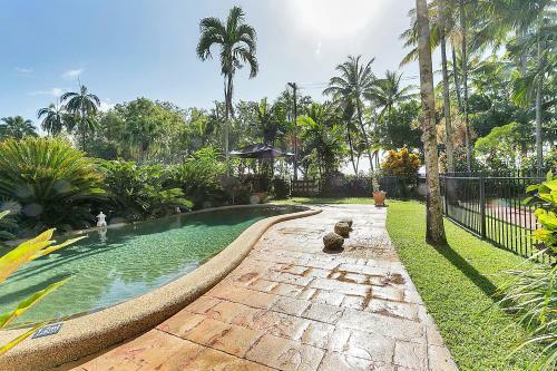 Sand Cay Apartments