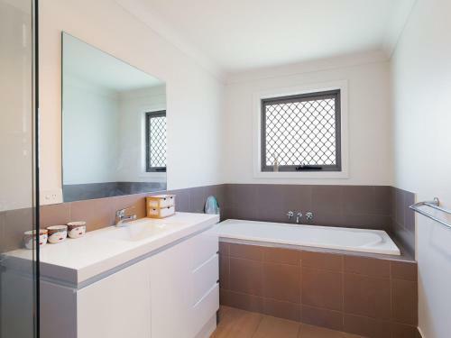 Salt Life No8 6 Corella Cl