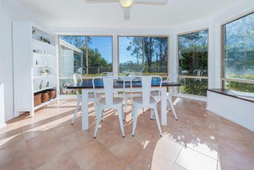 Mariner Beach House - Salamander Bay
