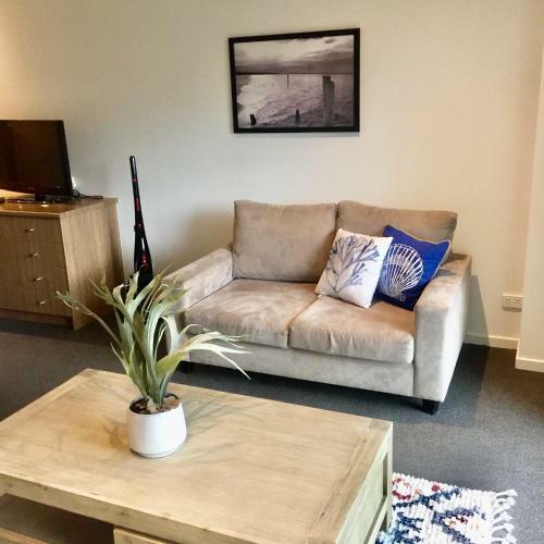 Family Island Getaway - Beachfront Apartment