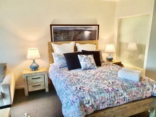 Family Island Getaway - Beachfront Apartment