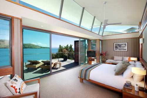 Yacht Club Villas