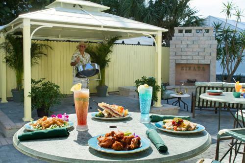 Hotel Sirata Beach Resort