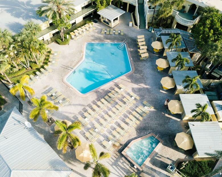 Hotel Sirata Beach Resort