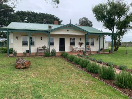Byfrons Phillip Island Farmhouse