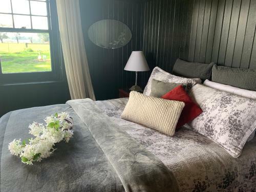 Byfrons Phillip Island Farmhouse