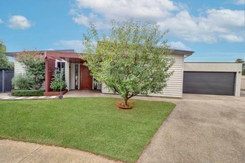 Banksia House - Executive Property Mansfield Vic
