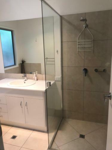 15 Esprit Drive - Rainbow Shores, Gorgeous, Modern Beach House
