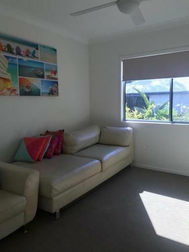 15 Esprit Drive - Rainbow Shores, Gorgeous, Modern Beach House