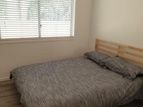 26 Satinwood Drive- Low Set Modern, Sleeps 8