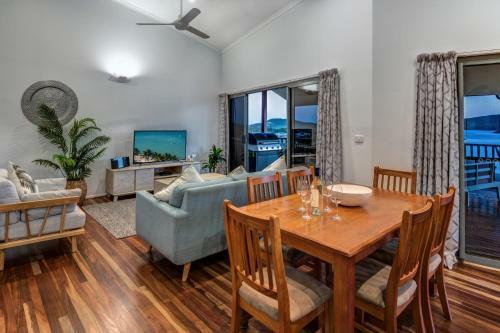 Casuarina 18 Ocean View House Central Location Bbq Golf Buggy