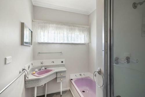 Coffey Court Cottage 2