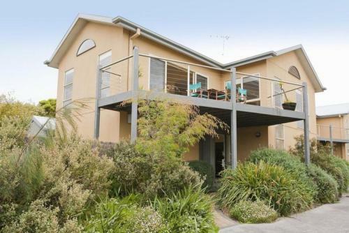 Darian Townhouse 1-28