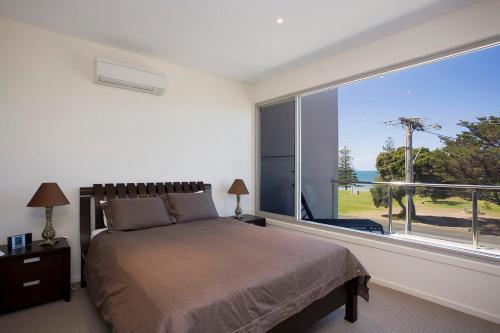 Esplanade Frontage 7b