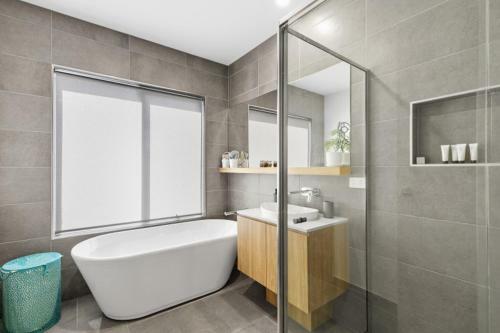 Tubular Beach House 34