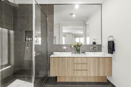 Tubular Beach House 34