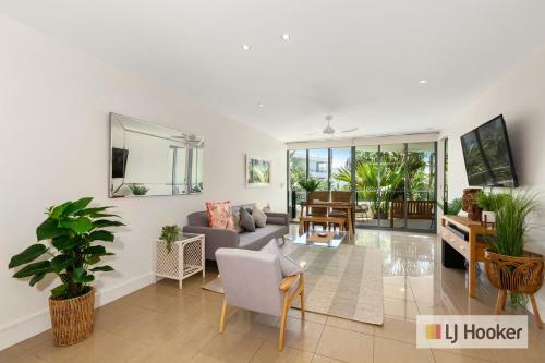 Cotton Beach 85 - Private Mid Floor Apartment