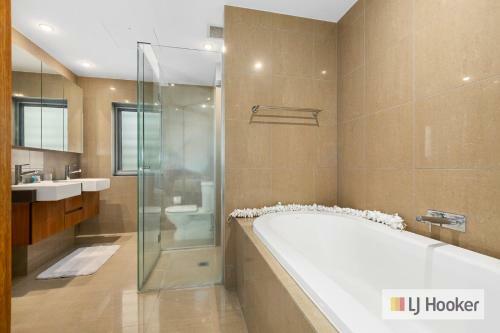 Cotton Beach 85 - Private Mid Floor Apartment