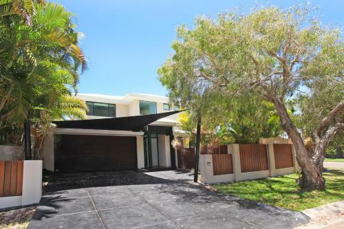 Apartamento Central Marcoola Holiday Home