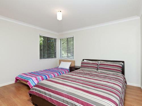 Beach House' 8 Mistral Close - Large House With Aircon