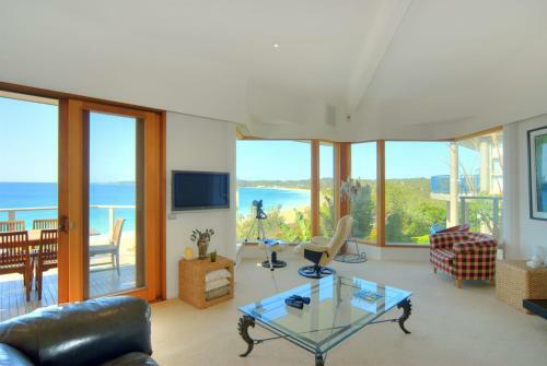 Bedarra, Mollymook Beach