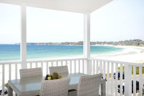 Pa's Beach House - Apartment 2