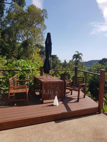 Daintree Holiday Homes - Yurara