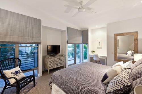 Spacious With Surf Views, Sunshine Beach