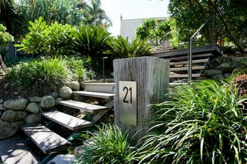 Spacious With Surf Views, Sunshine Beach