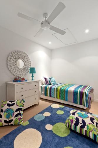 Spacious With Surf Views, Sunshine Beach
