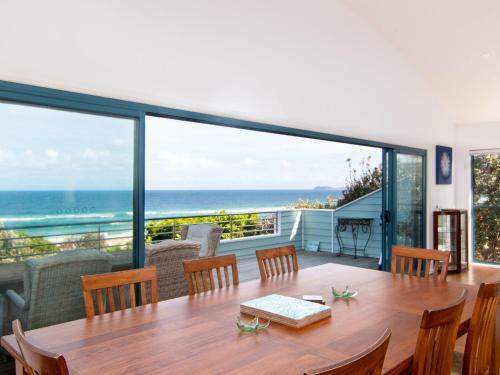 Hueys Lookout Beachfront