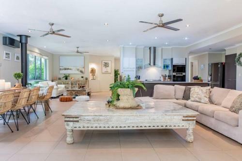 Noosa Rainforest Escape - Asian Influences