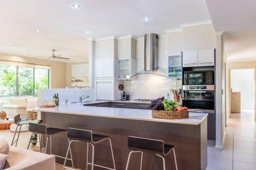Noosa Rainforest Escape - Asian Influences