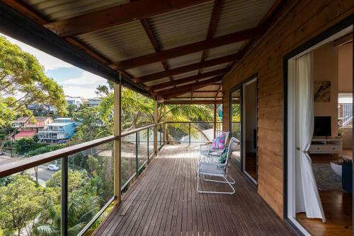 Stylish Renovated Home - Ocean Views - Fireplace