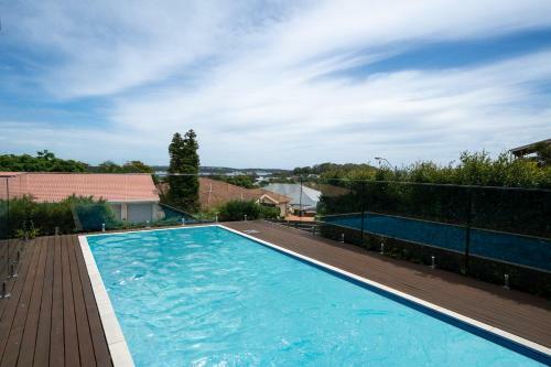 Magnificent 5-bedroom Home // Pool & Ocean View