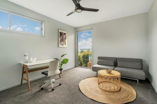 Magnificent 5-bedroom Home // Pool & Ocean View
